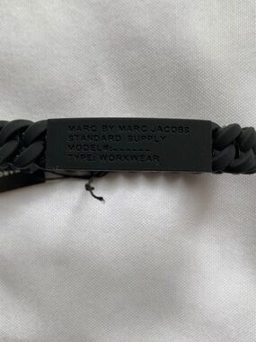 MARC BY MARC JACOBS - Black Silicon Bracelet